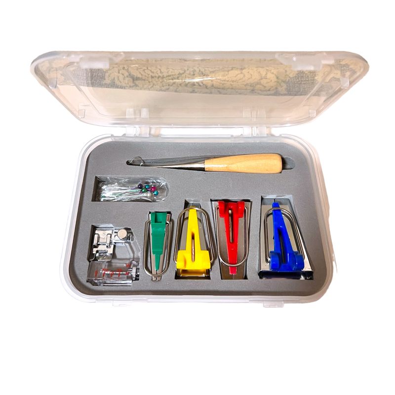 Устройство для изготовления косой бейки, набор (7шт.), в кейсе (4 улитки, шило, 10 булавок, лапка)