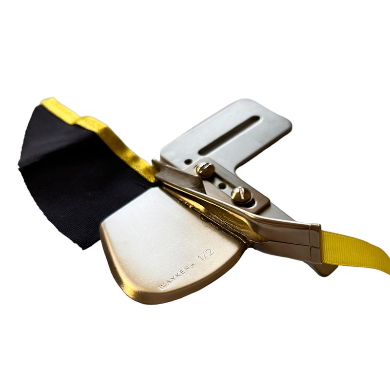 Окантователь для промышленных швейных машин в 2 сборки A4/100, ширина ленты, 12, 7мм 1/2