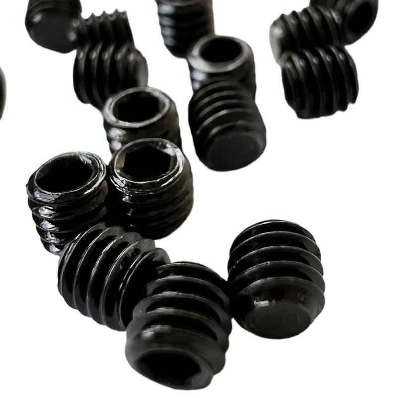 Винт крепления иглы на промышленный оверлок Siruba 747, SK216, пак - 100шт, СН